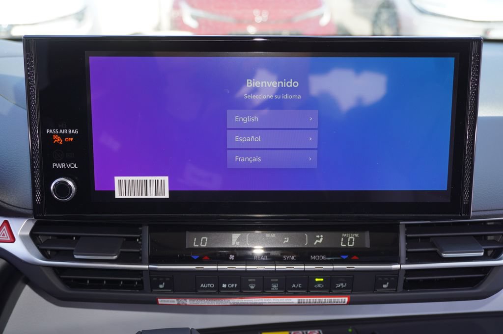 Certified 2026 Toyota Sienna XLE FWD image 17