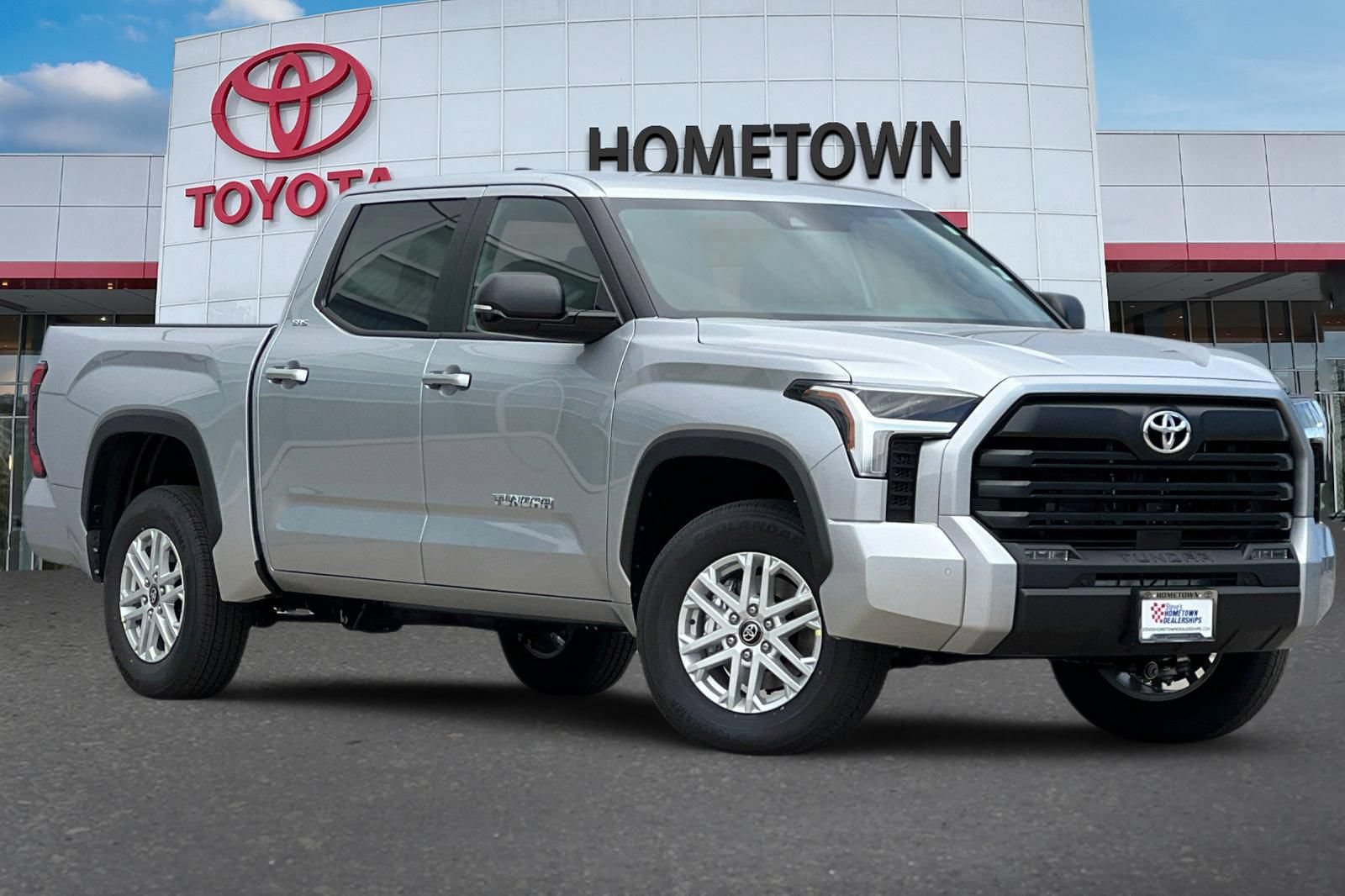 New 2026 Toyota Tundra SR5 w/ SR5 Premium Package AWD/4WD image 2
