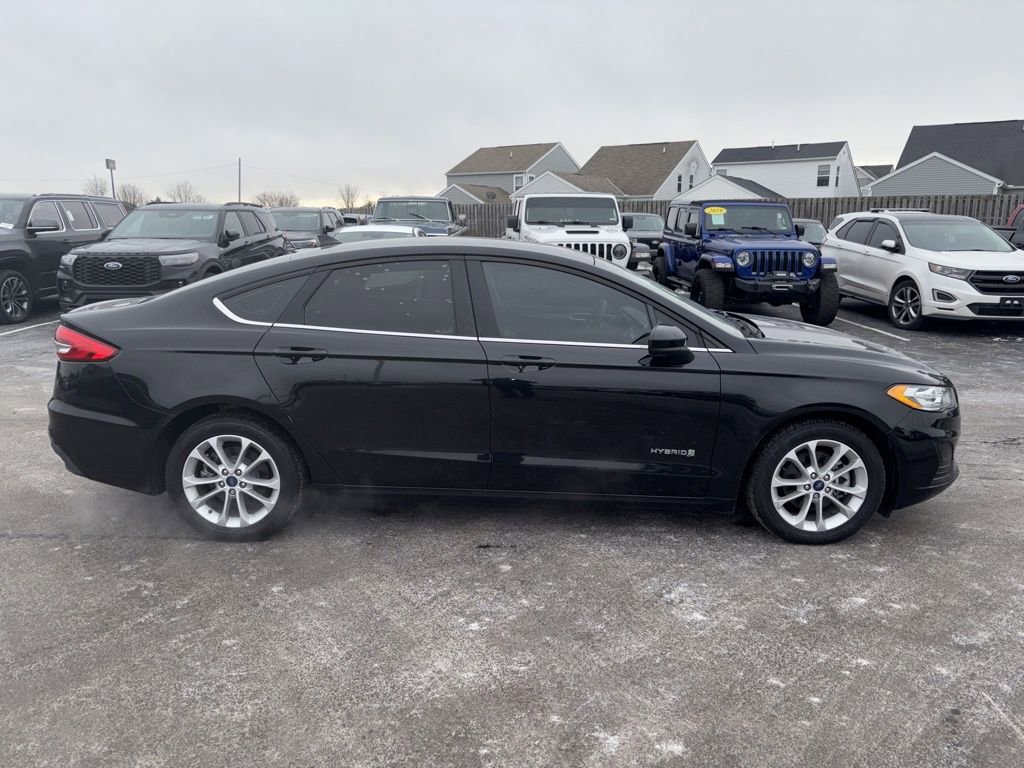 Used 2019 Ford Fusion SE image 5