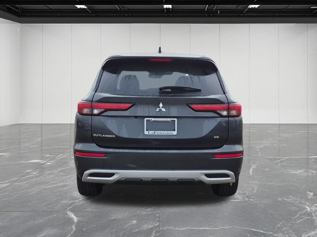 Used 2024 Mitsubishi Outlander SE FWD image 4