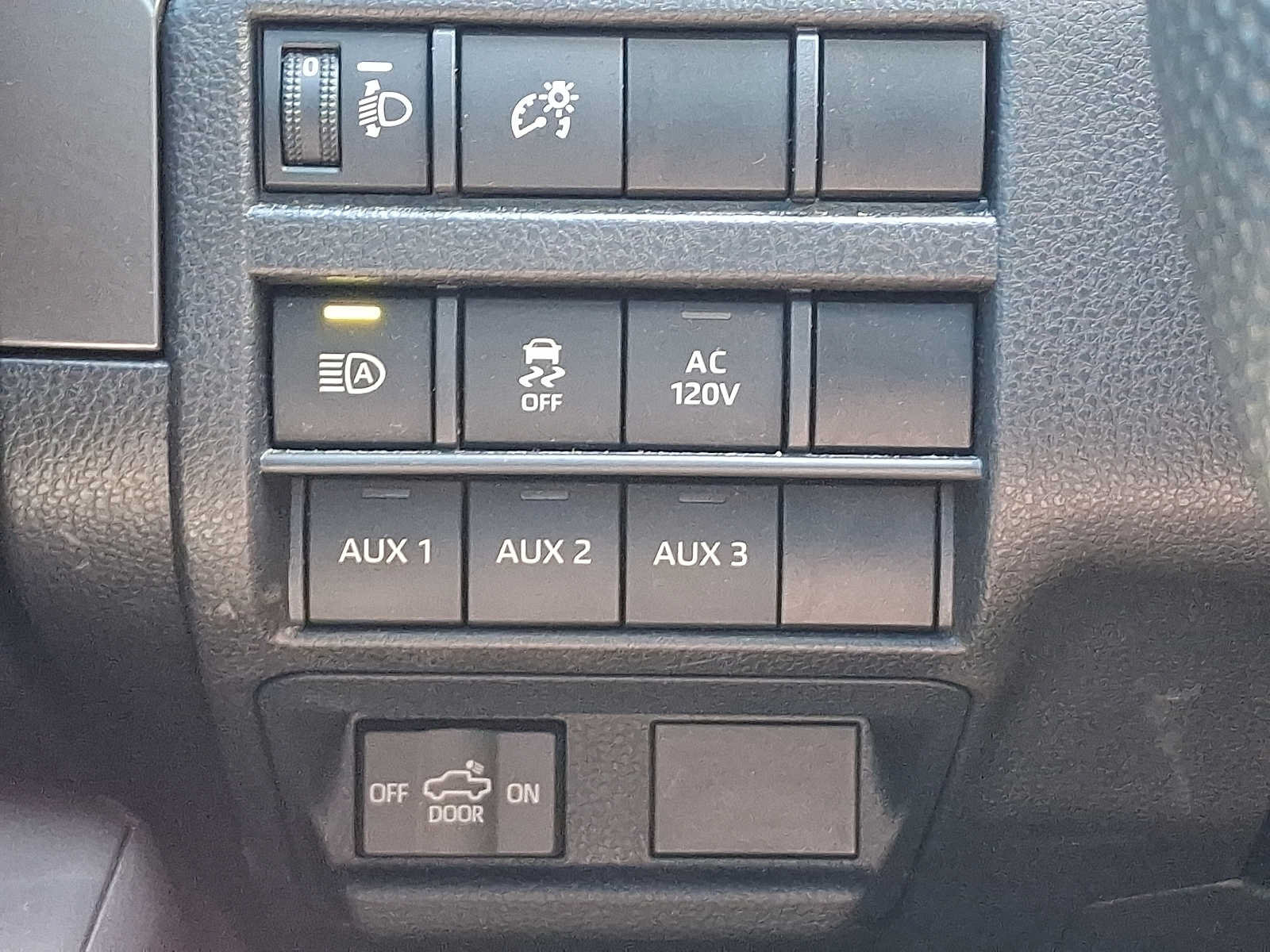 Used 2024 Toyota Tacoma TRD Sport w/ TRD Sport Upgrade Package AWD/4WD image 25