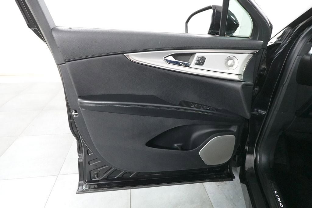 Used 2020 Lincoln Nautilus Reserve AWD/4WD image 22