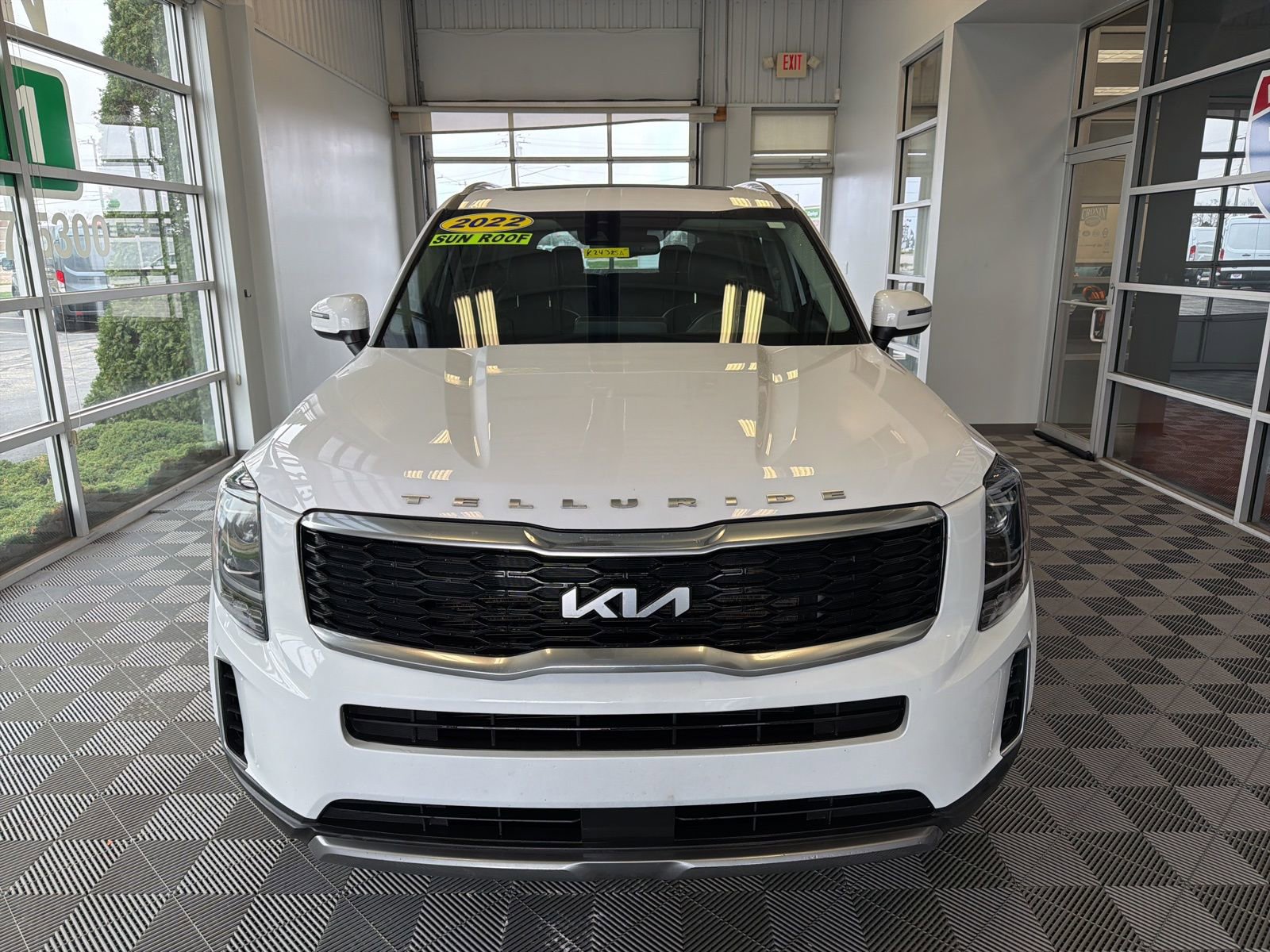 Used 2022 Kia Telluride EX image 2