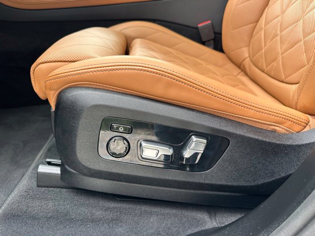 Used 2025 BMW X7 xDrive40i AWD/4WD image 42