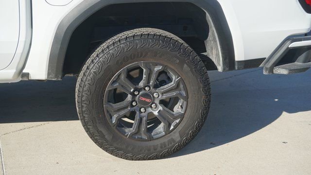 New 2025 GMC Canyon Elevation w/ Convenience Package image 12