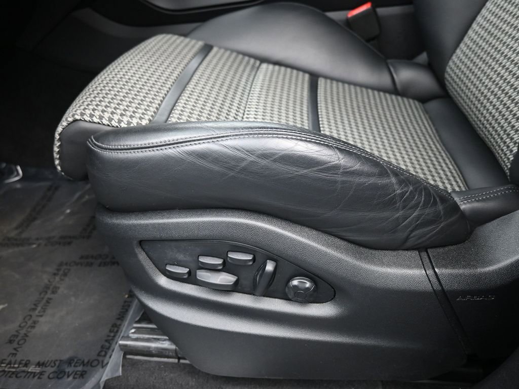 Certified 2024 Porsche Cayenne Turbo image 23