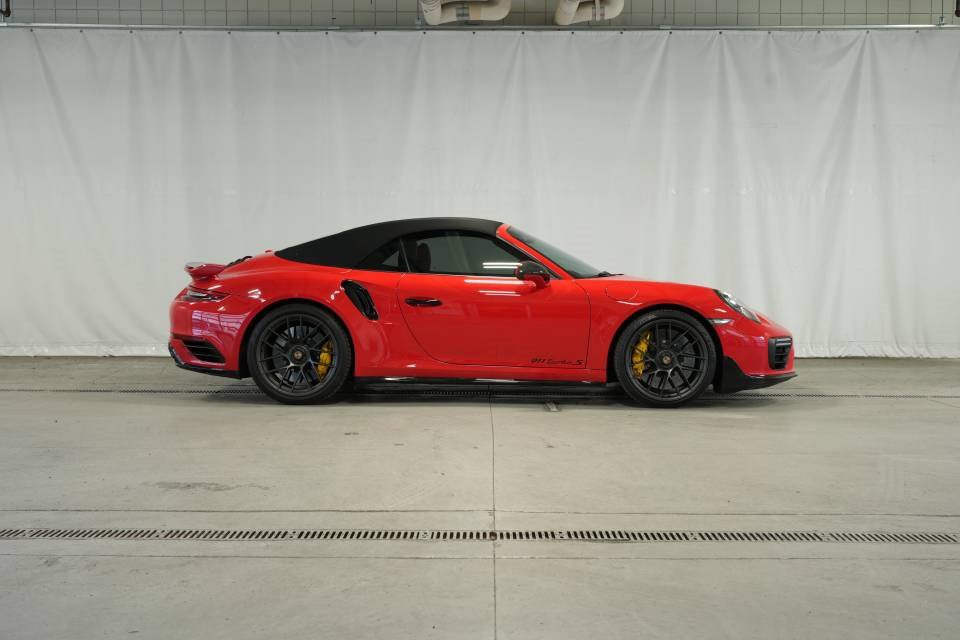 Used 2019 Porsche 911 Turbo image 8
