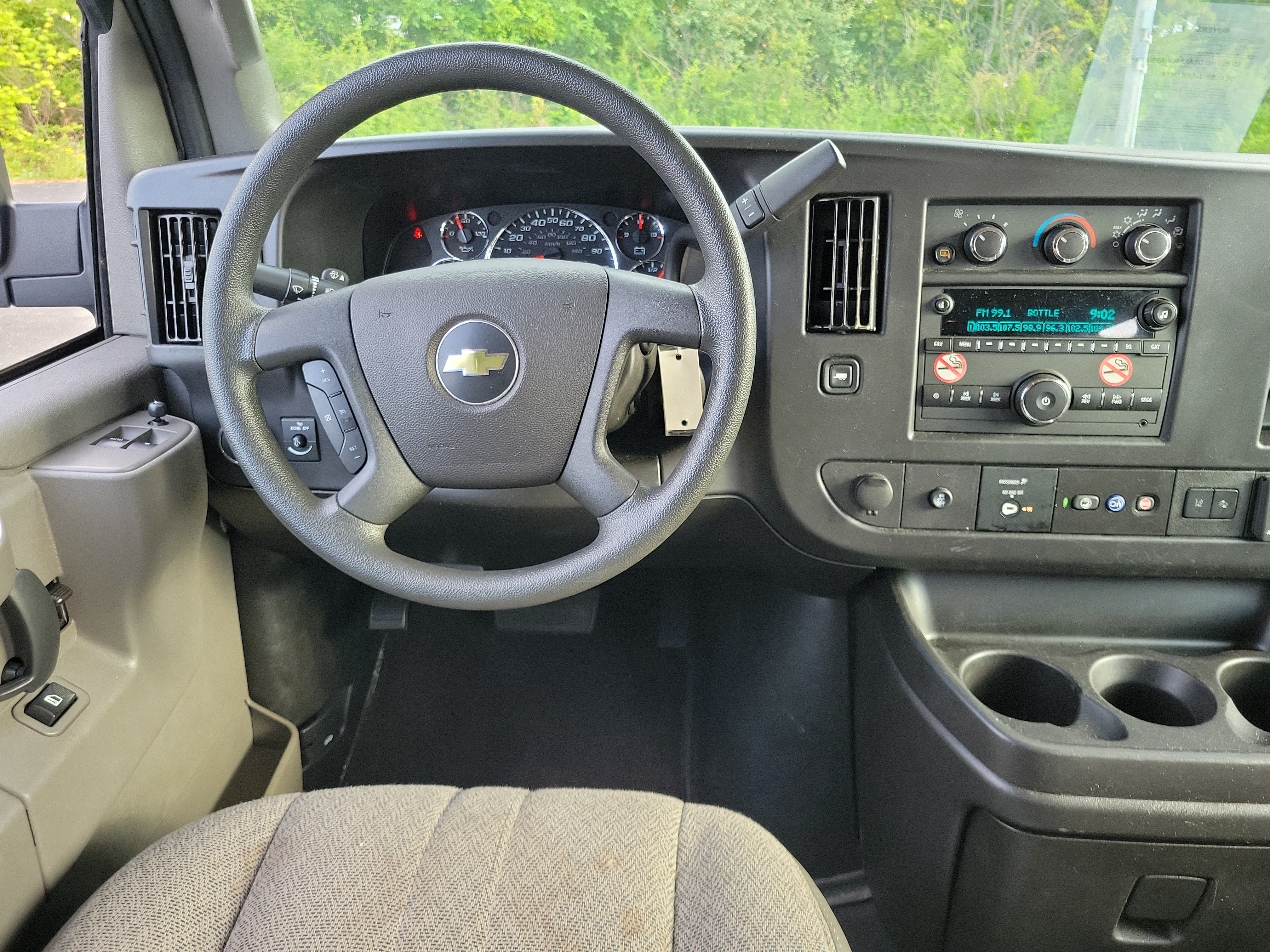 Used 2024 Chevrolet Express 3500 LT w/ LT Preferred Equipment Group RWD image 13