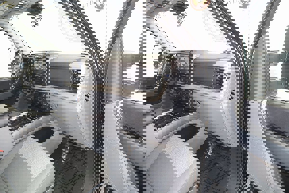 Used 2023 Ford F450 XLT w/ FX4 Off-Road Package image 39