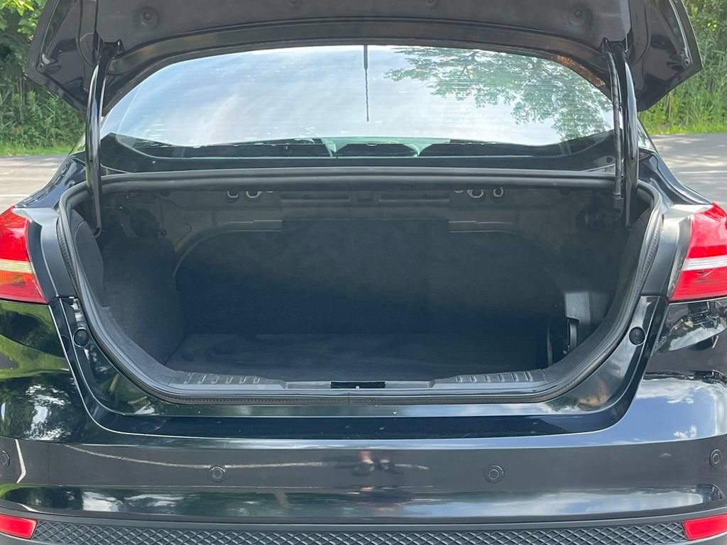 Used 2017 Ford Focus SEL FWD image 23