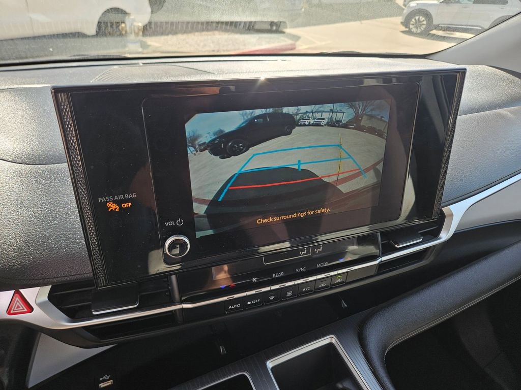 Used 2025 Toyota Sienna LE image 22