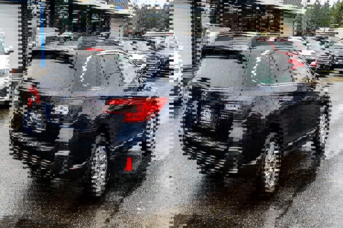 Used 2018 Subaru Outback 2.5i Premium image 15