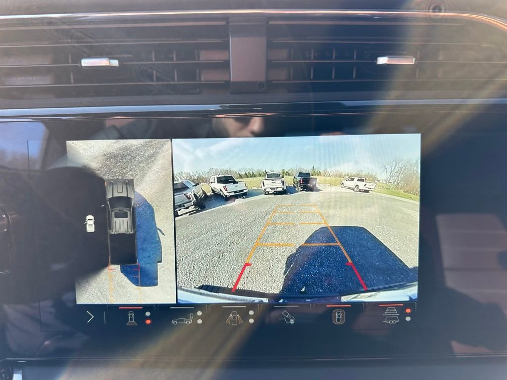 Used 2025 GMC Sierra 2500 Denali Ultimate image 5