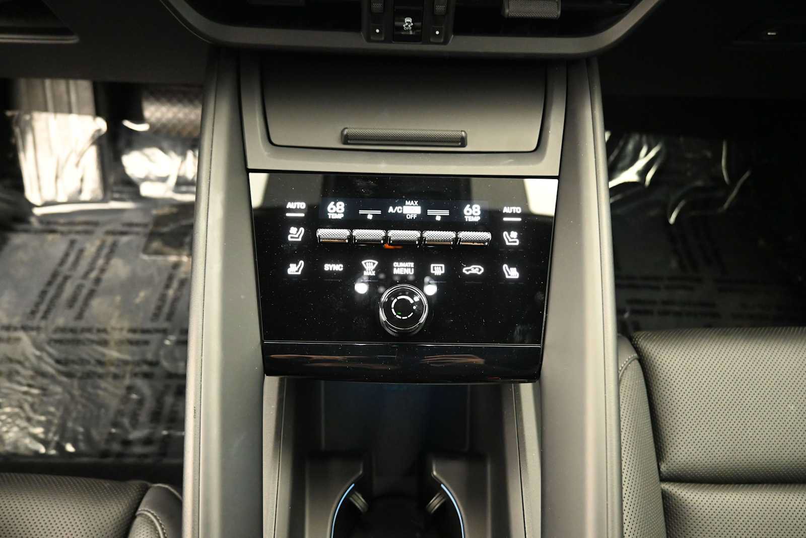 Certified 2025 Porsche Macan Electric RWD image 14