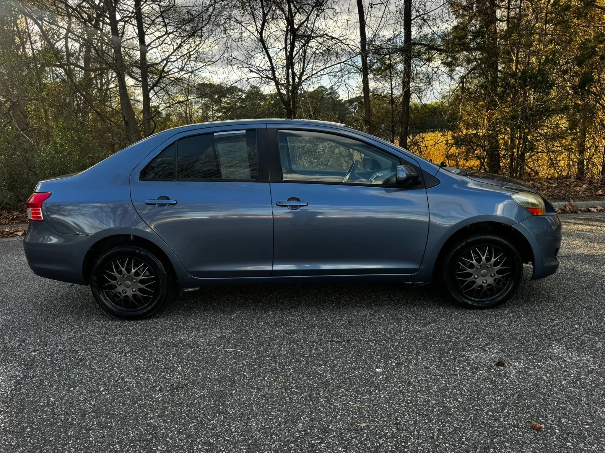 Used 2007 Toyota Yaris S image 2