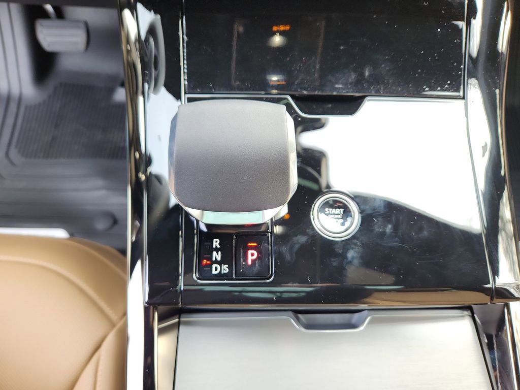 Used 2026 Land Rover Range Rover Sport SE image 16