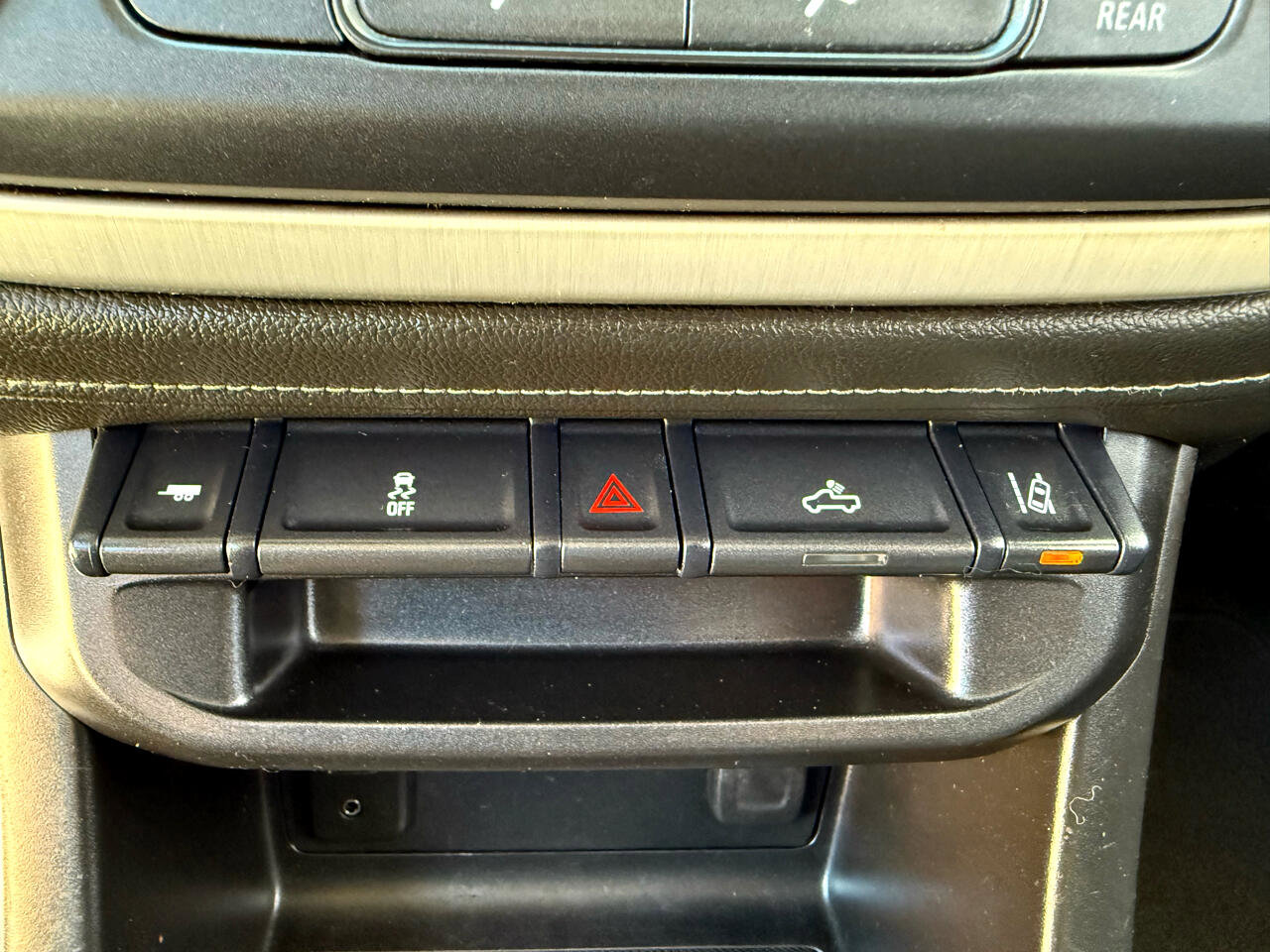 Used 2018 GMC Canyon SLE w/ SLE Convenience Package image 23