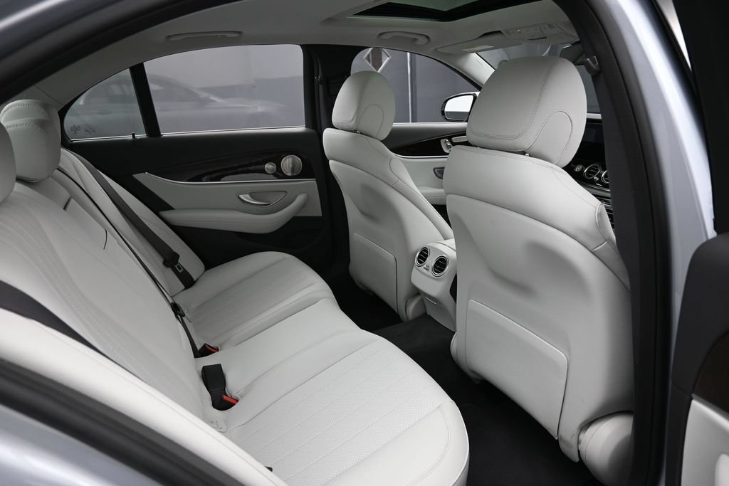 Used 2023 Mercedes-Benz E 350 4MATIC Sedan image 29