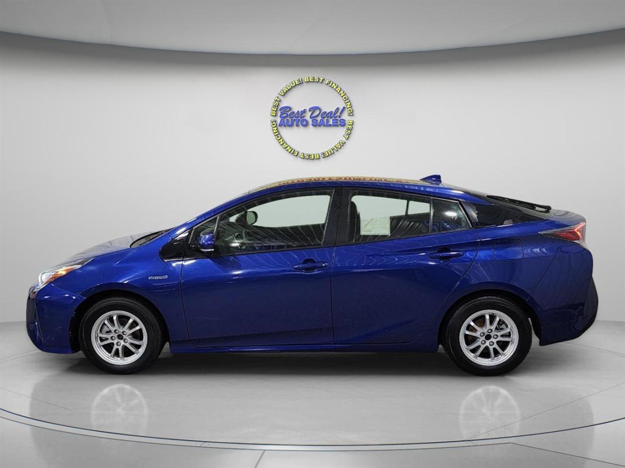Used 2017 Toyota Prius Two w/ Prius Two Safety Plus Package image 4