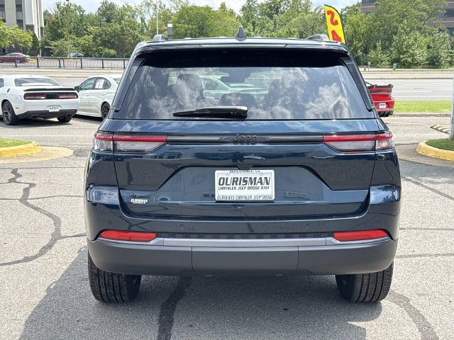New 2026 Jeep Grand Cherokee Limited w/ Limited Altitude Package AWD/4WD image 3