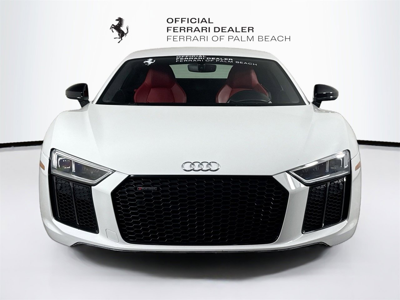 Used 2018 Audi R8 V10 w/ Premium Package image 2