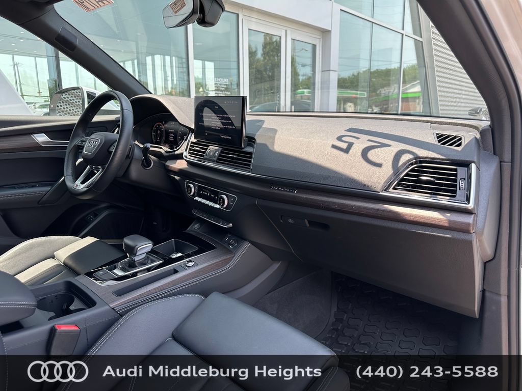 Used 2025 Audi Q5 e Premium Plus w/ Premium Plus Package AWD/4WD image 19