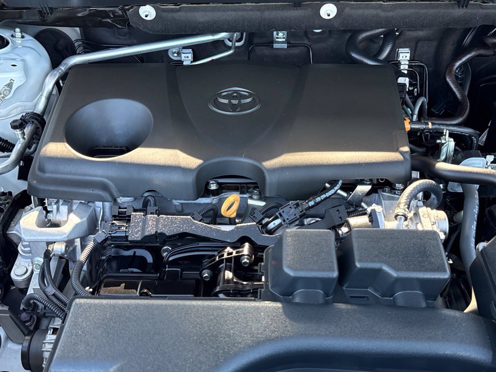 Certified 2023 Toyota RAV4 LE FWD image 31