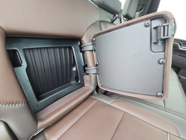 Used 2025 GMC Sierra 2500 Denali w/ Denali Reserve Package AWD/4WD image 17