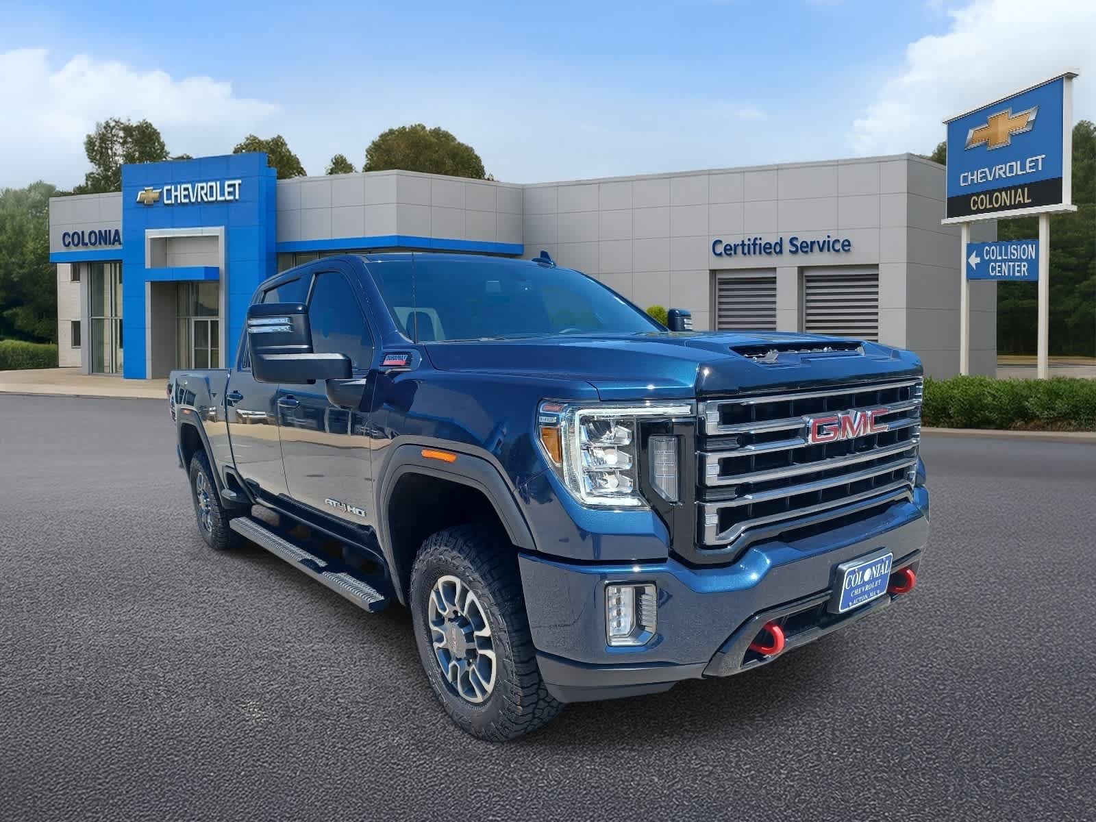 Used 2023 GMC Sierra 2500 AT4 AWD/4WD image 2