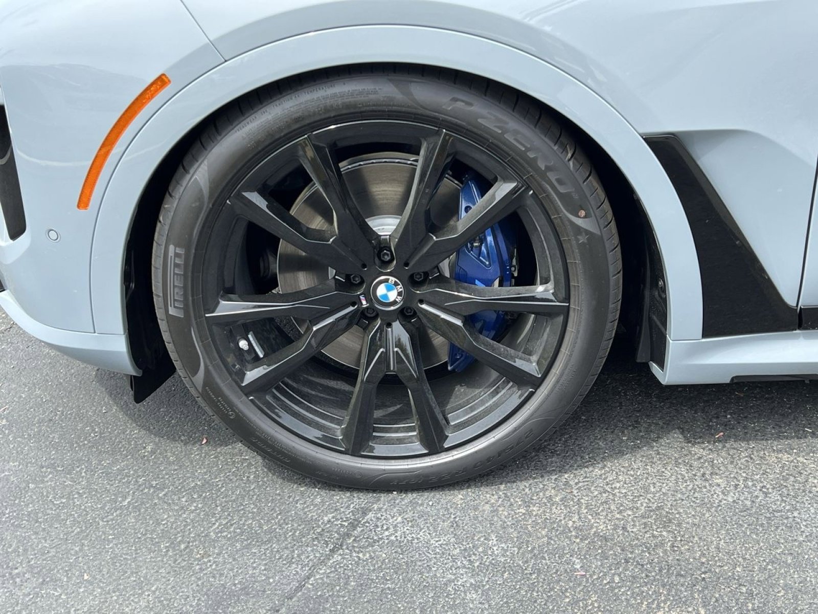 New 2026 BMW X7 M60i image 9