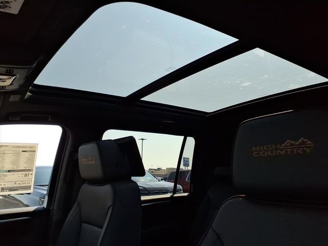 New 2026 Chevrolet Suburban High Country image 11