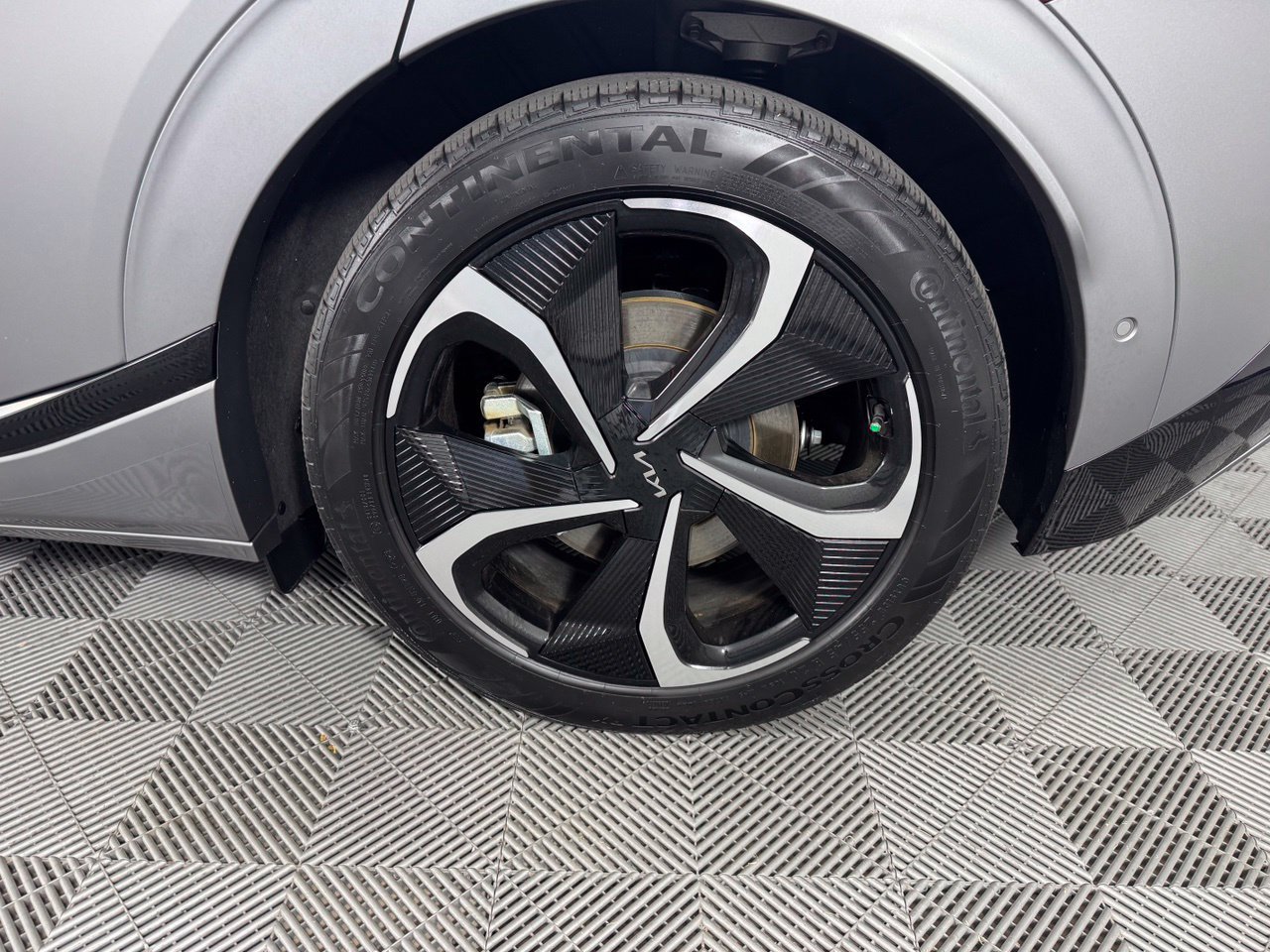 Used 2024 Kia EV6 GT-Line AWD/4WD image 37