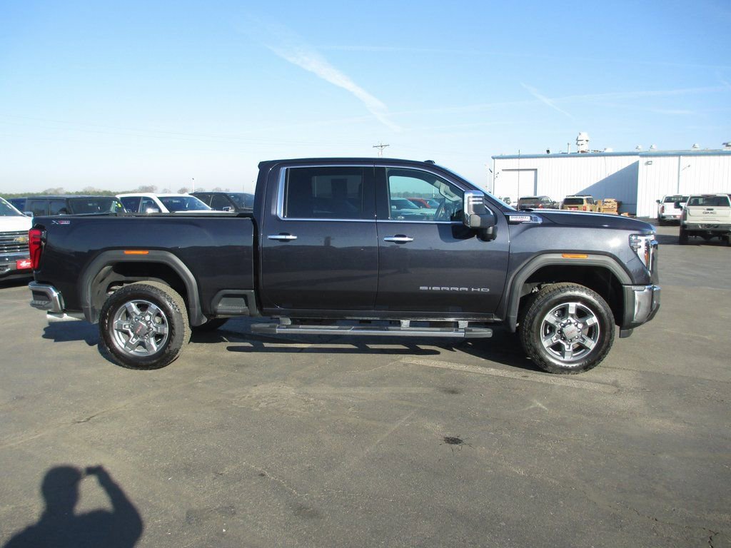 Used 2025 GMC Sierra 2500 SLT w/ SLT Premium Package image 5