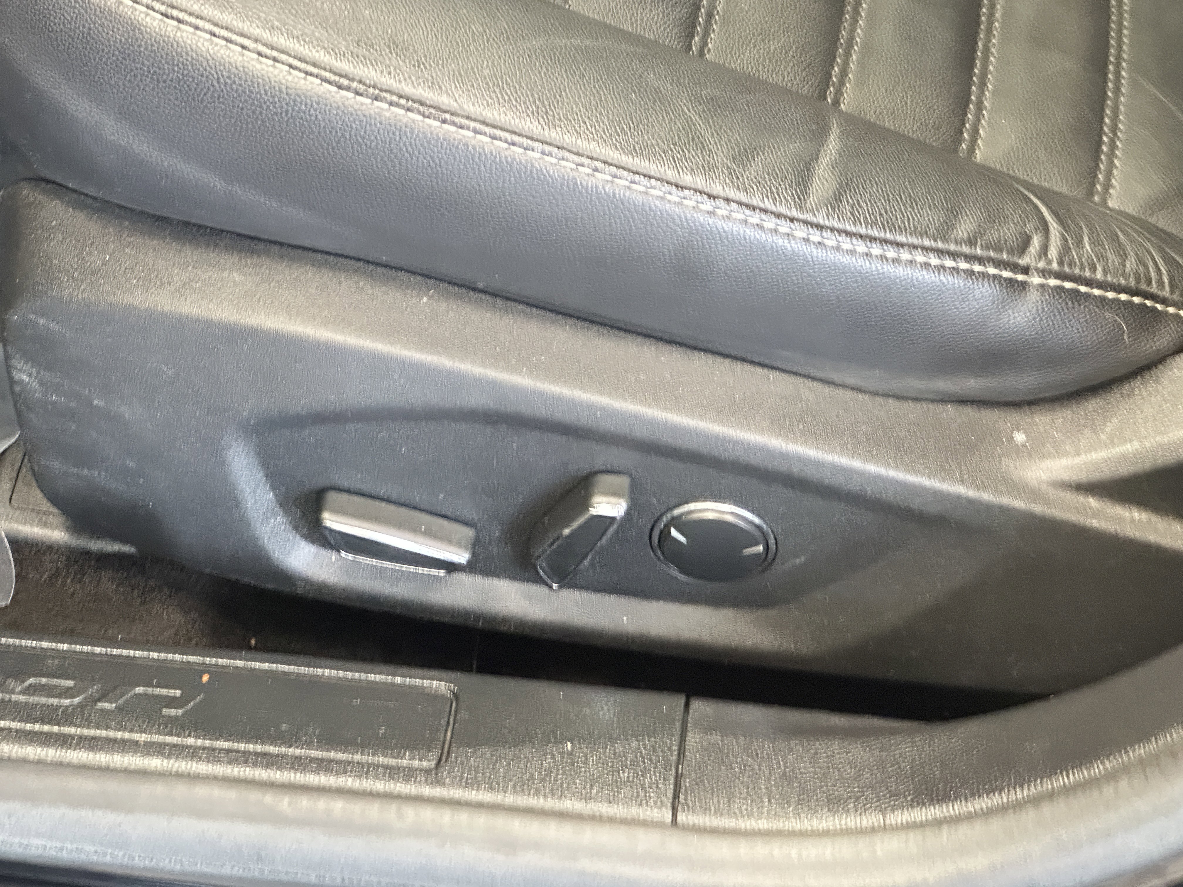 Used 2017 Ford Fusion SE w/ Fusion SE Technology Package image 23