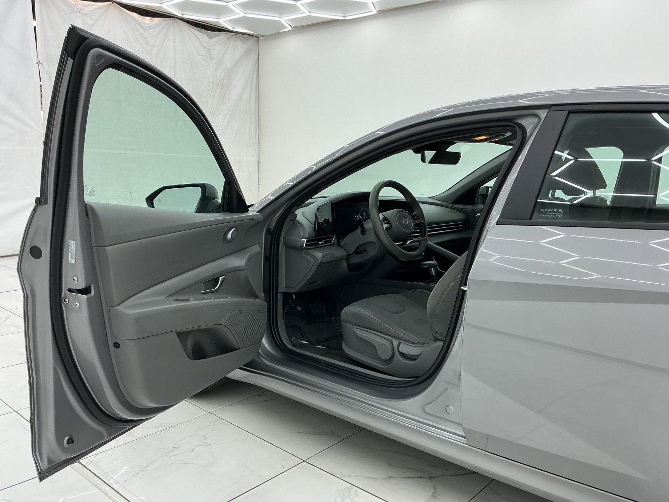 Used 2024 Hyundai Elantra Blue FWD image 18