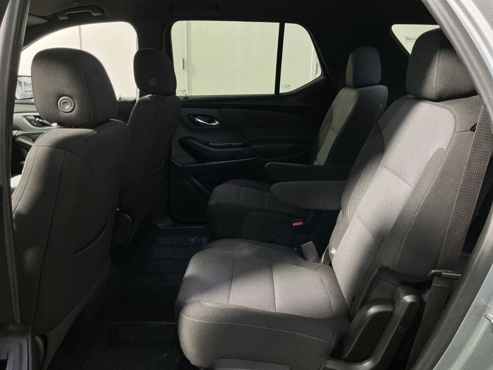 Used 2023 Chevrolet Traverse LT FWD image 24