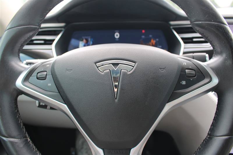 Used 2015 Tesla Model S 85 RWD image 11