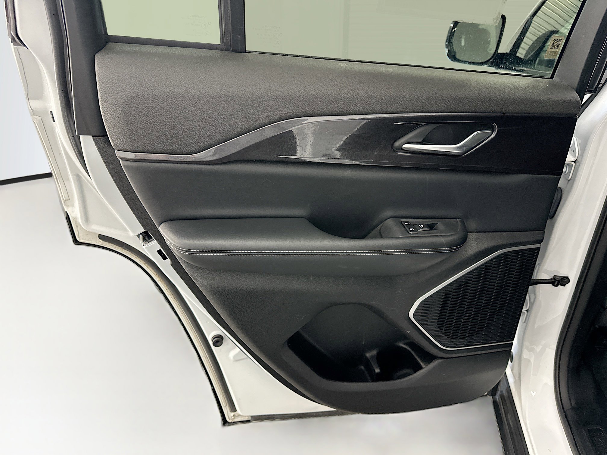 Used 2023 Jeep Grand Cherokee Altitude image 27