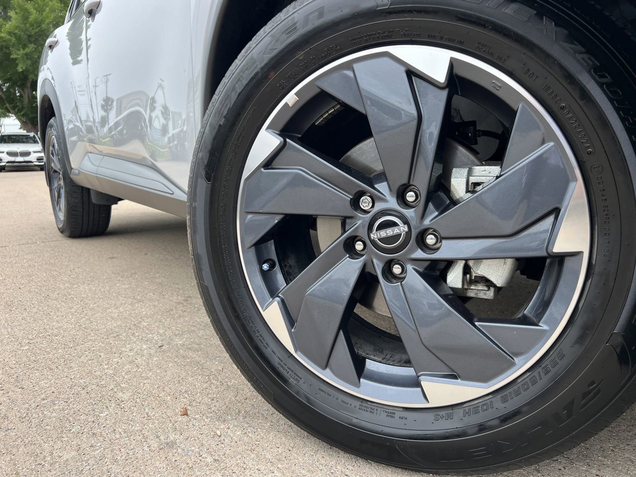 Certified 2025 Nissan Rogue SV FWD image 6