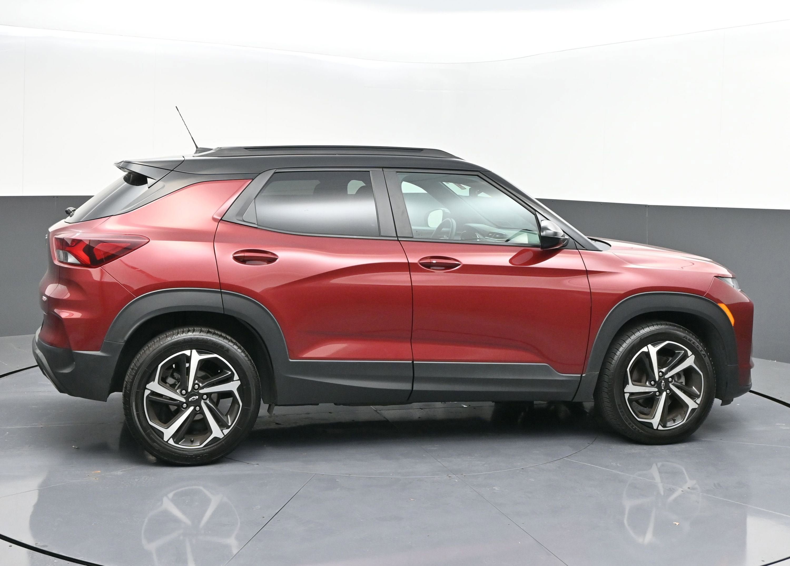 Used 2023 Chevrolet TrailBlazer RS w/ Convenience Package FWD image 8