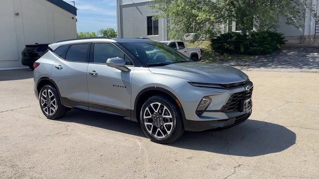 Used 2024 Chevrolet Blazer RS w/ Enhanced Convenience Package AWD/4WD image 2