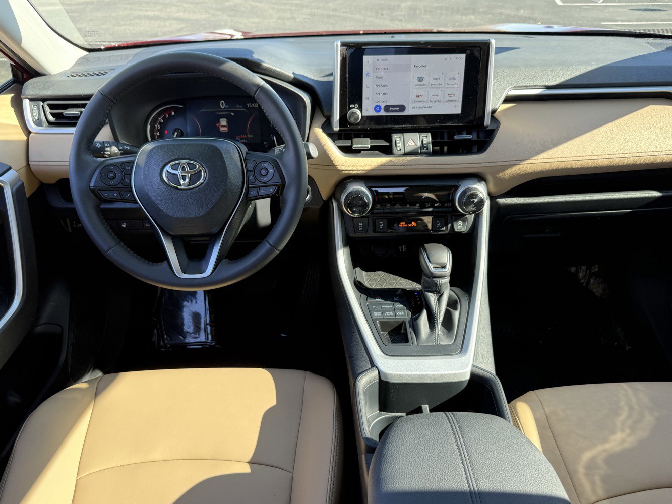 Used 2025 Toyota RAV4 XLE Premium image 20