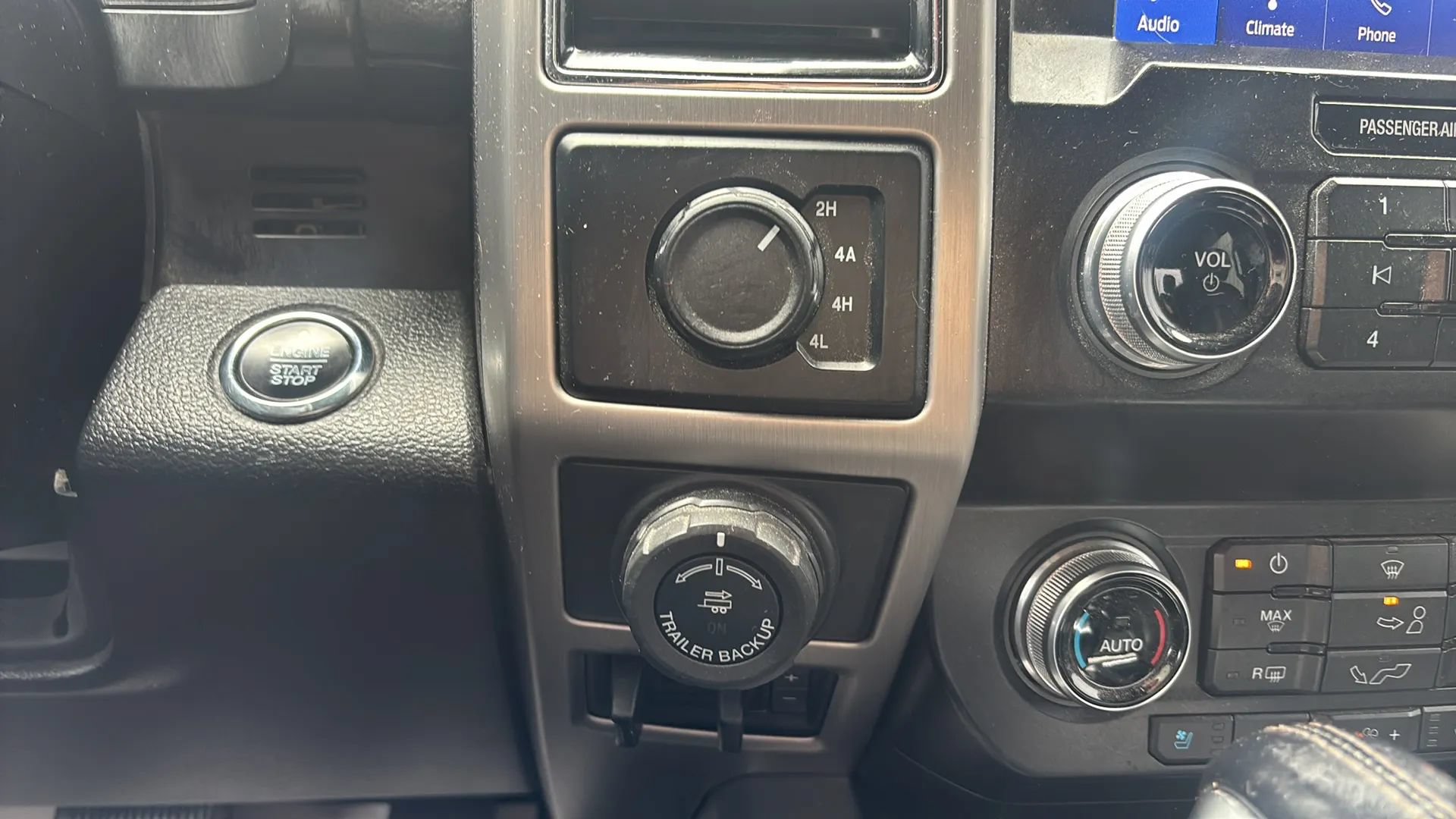 Used 2019 Ford F150 Platinum w/ Technology Package AWD/4WD image 25