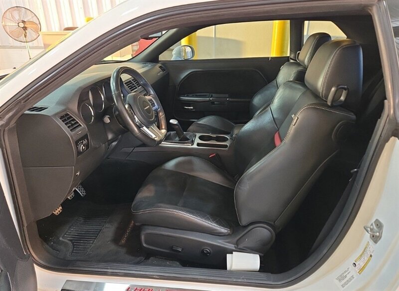 Used 2013 Dodge Challenger SRT8 w/ Harman Kardon Audio Group RWD image 9