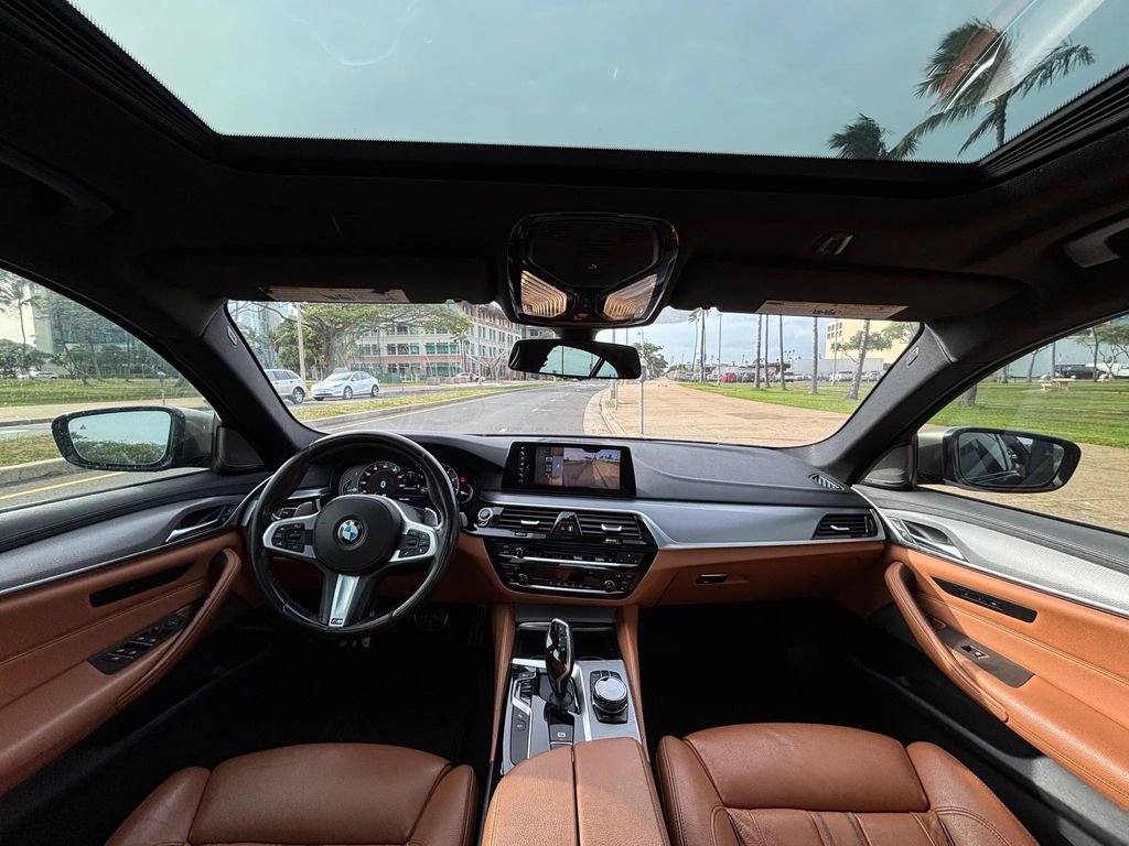 Used 2018 BMW M550i xDrive image 12