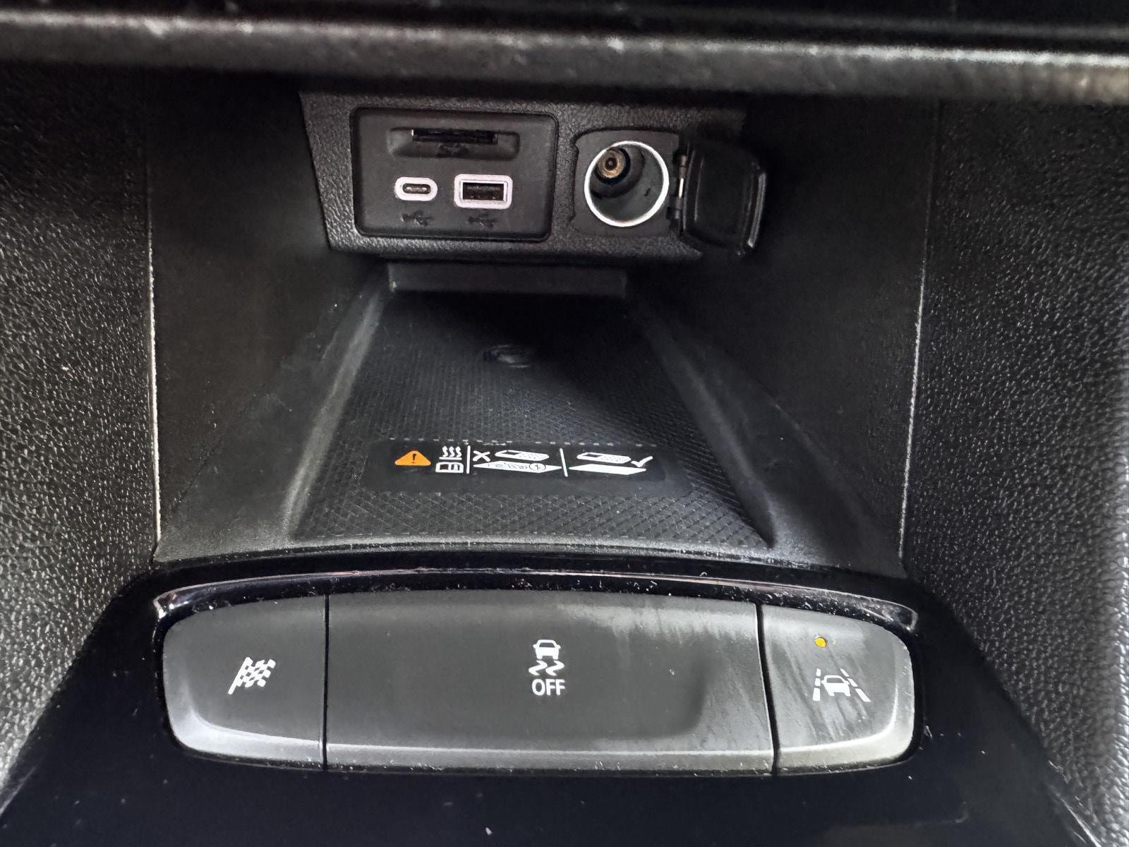 Used 2022 Chevrolet Bolt EUV LT w/ Convenience Package FWD image 27