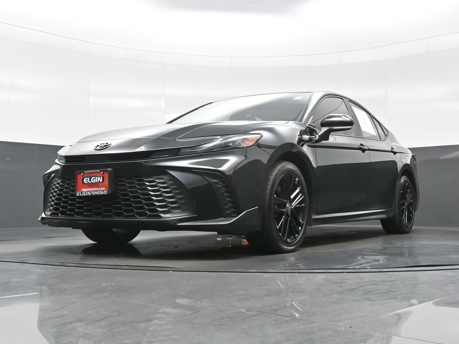 Used 2025 Toyota Camry SE AWD/4WD image 29