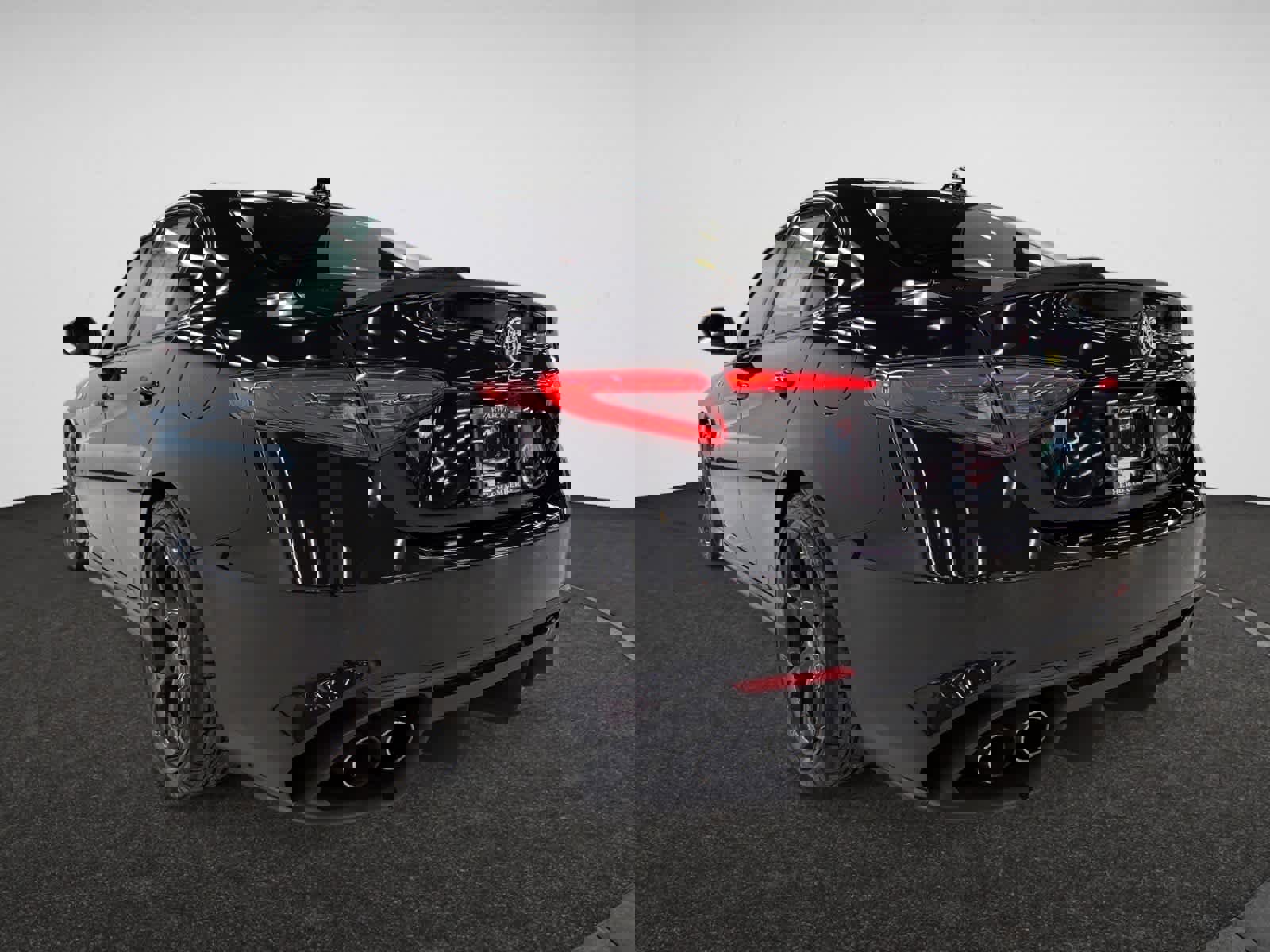 Used 2024 Alfa Romeo Giulia Quadrifoglio w/ Active Assist Plus Package image 3