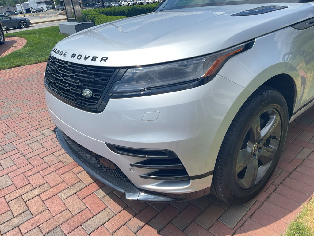 Used 2025 Land Rover Range Rover Velar Dynamic SE AWD/4WD image 2