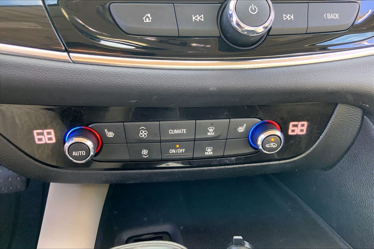 Used 2020 Buick Enclave Essence FWD image 32